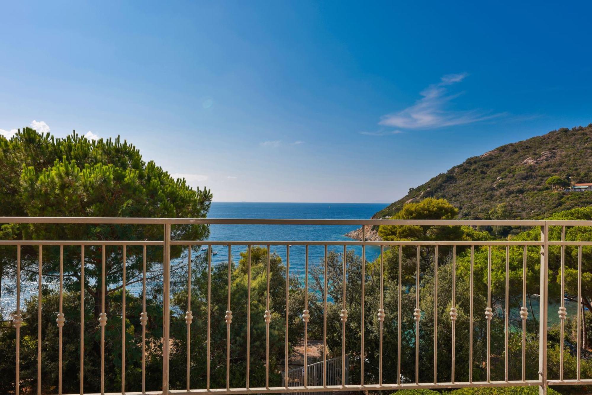 La Terrazza Sul Forno - Goelba Apartment Portoferraio Ngoại thất bức ảnh