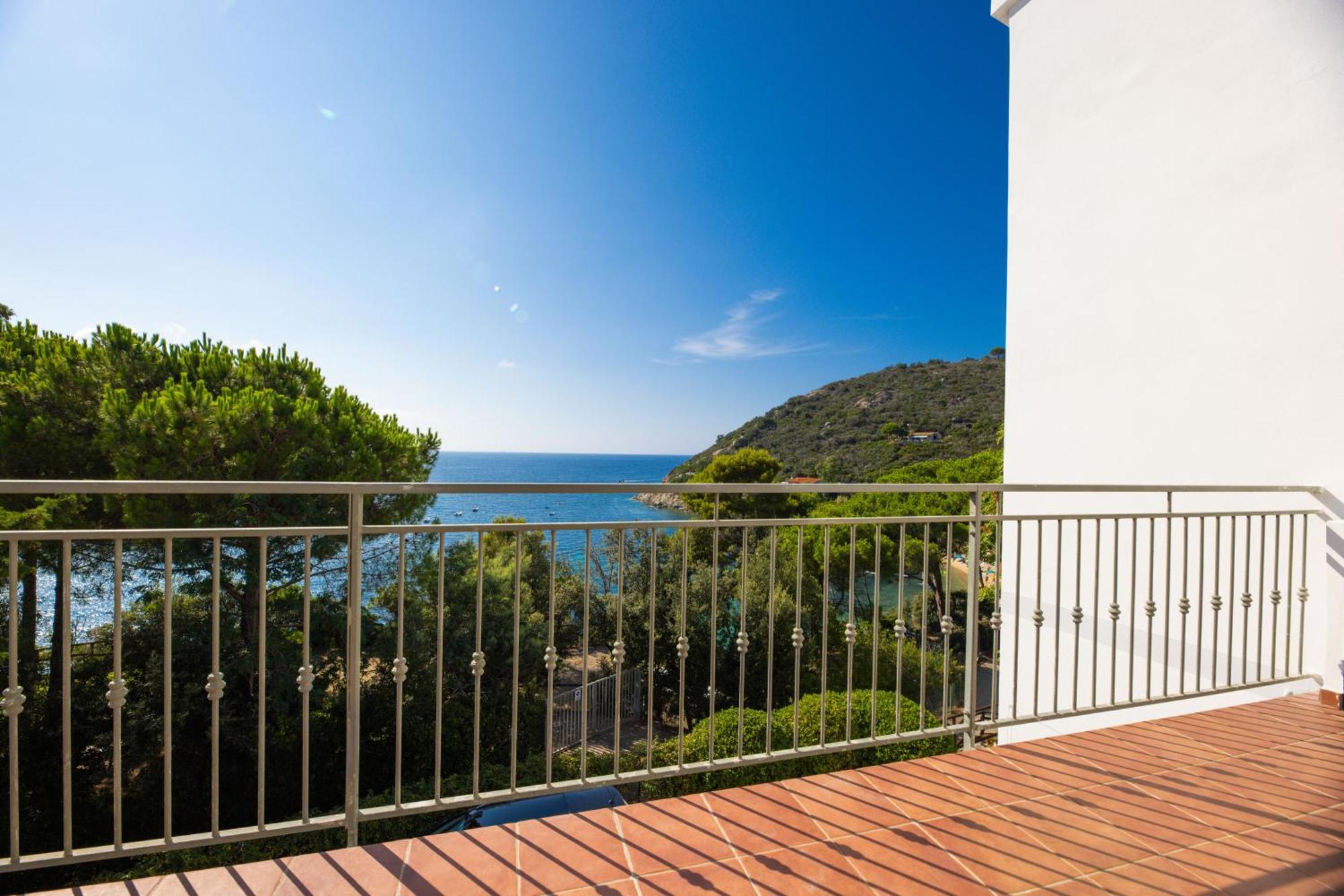 La Terrazza Sul Forno - Goelba Apartment Portoferraio Ngoại thất bức ảnh